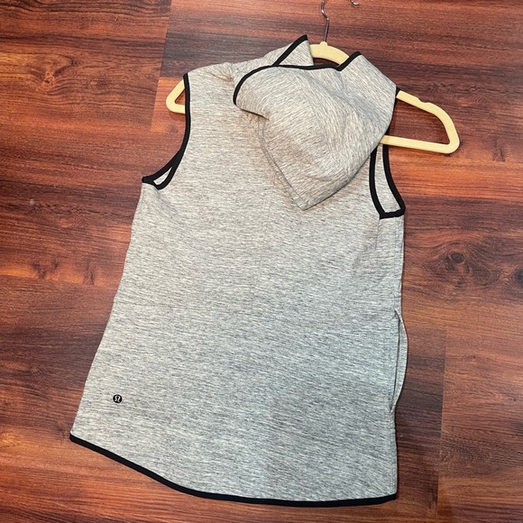 Lululemon Reversible Vest - Picture 2 of 5